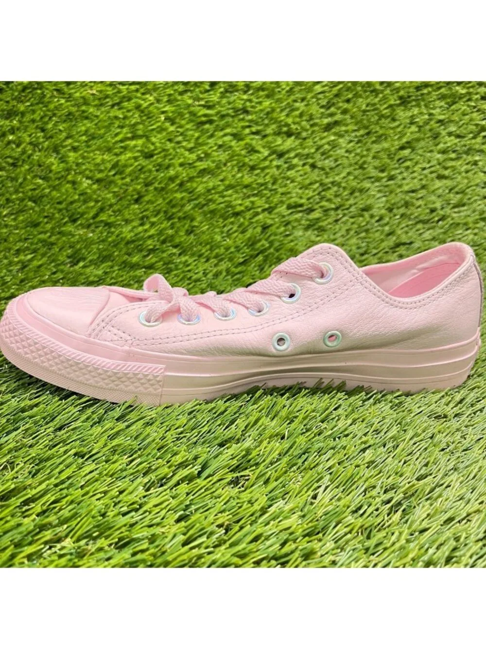 Converse Chuck Taylor All Star Low Womens Size 7 Pink Athletic Shoes Sneakers
